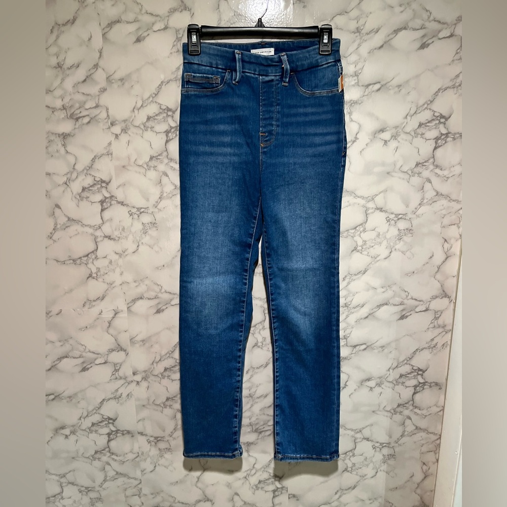 GOOD AMERICAN GOOD LEGS
STRAIGHT JEANS Size 2